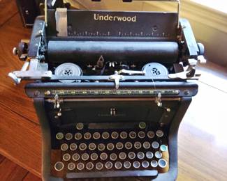 Vintage Underwood typewriter.. 