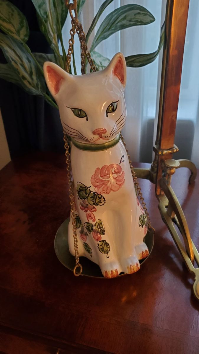 Galle style pottery cat