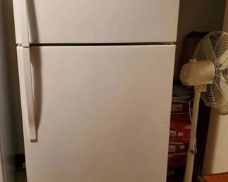 Full size refrigerator and freezer 