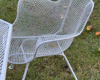 MCM Woodard Sculptura Table & Chairs