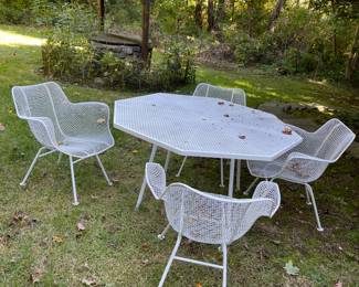 MCM Woodard Sculptura Table & Chairs
