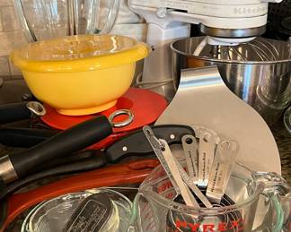 Pyrex, KitchenAid Mixer