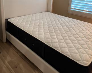 Stearns & Foster Queen Estate Mattress/BS, Upholstered Bedframe