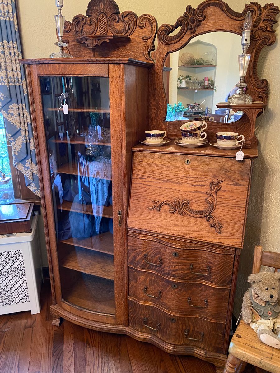 Estate Sale in Wheaton, IL starts on 10/12/2023