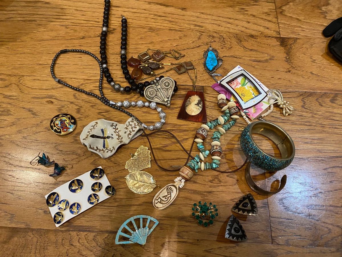 Great Estate Sale in the Heart of Auburn! starts on 11/3/2023