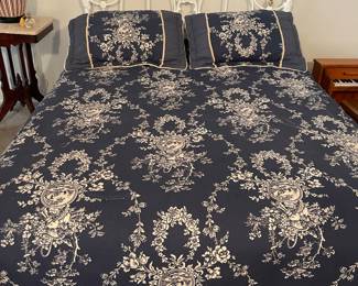 Stunning Queen Size Iron Bed 
     Beautiful Blue & White Comforter Set 