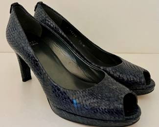 Stuart Weitzman Snakeskin Shoes (navy)