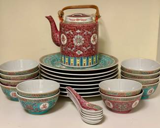 Made in China Dinner Set