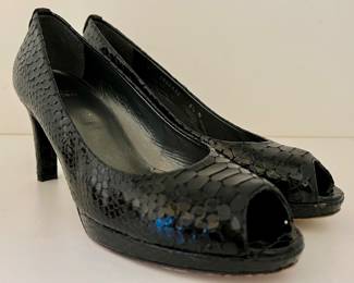 Stuart Weitzman Snakeskin Shoes (black)