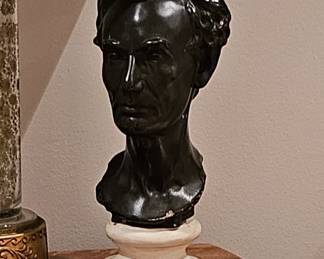 Abe Lincoln bust statue