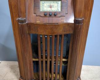 Antique Philco Radio/Record Player Shell With RCA 3-Disc Changer Stereo/CD Player, Serial #90074480, With Manual, And RCA Speakers, Model #RS1248, Qty 2