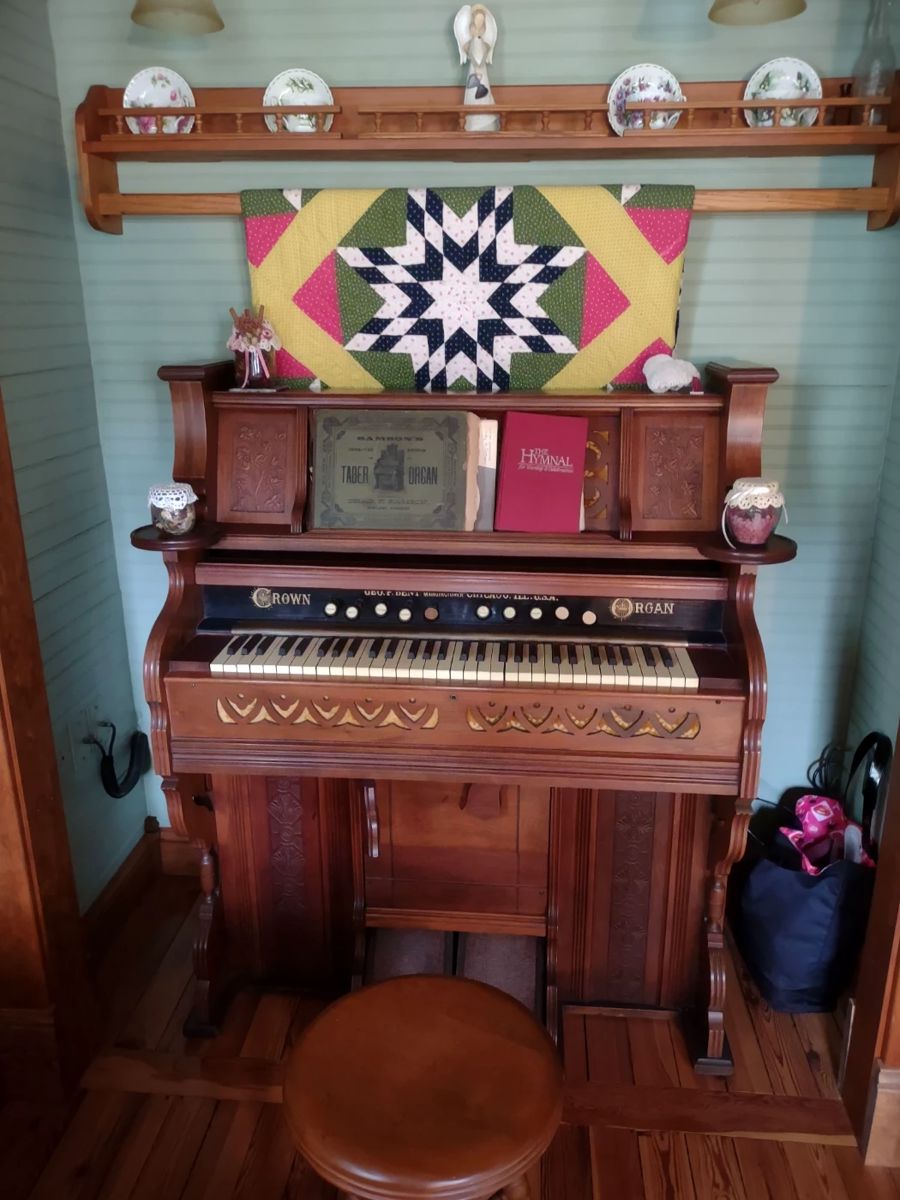 AshbyHistoric HomeAntiques & More! starts on 10/13/2023