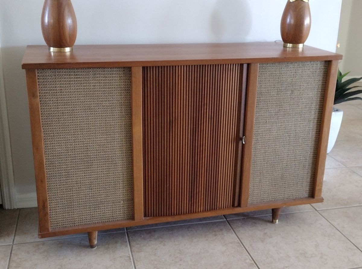 Mid Century Modern & Antiques Collection... starts on 10/20/2023