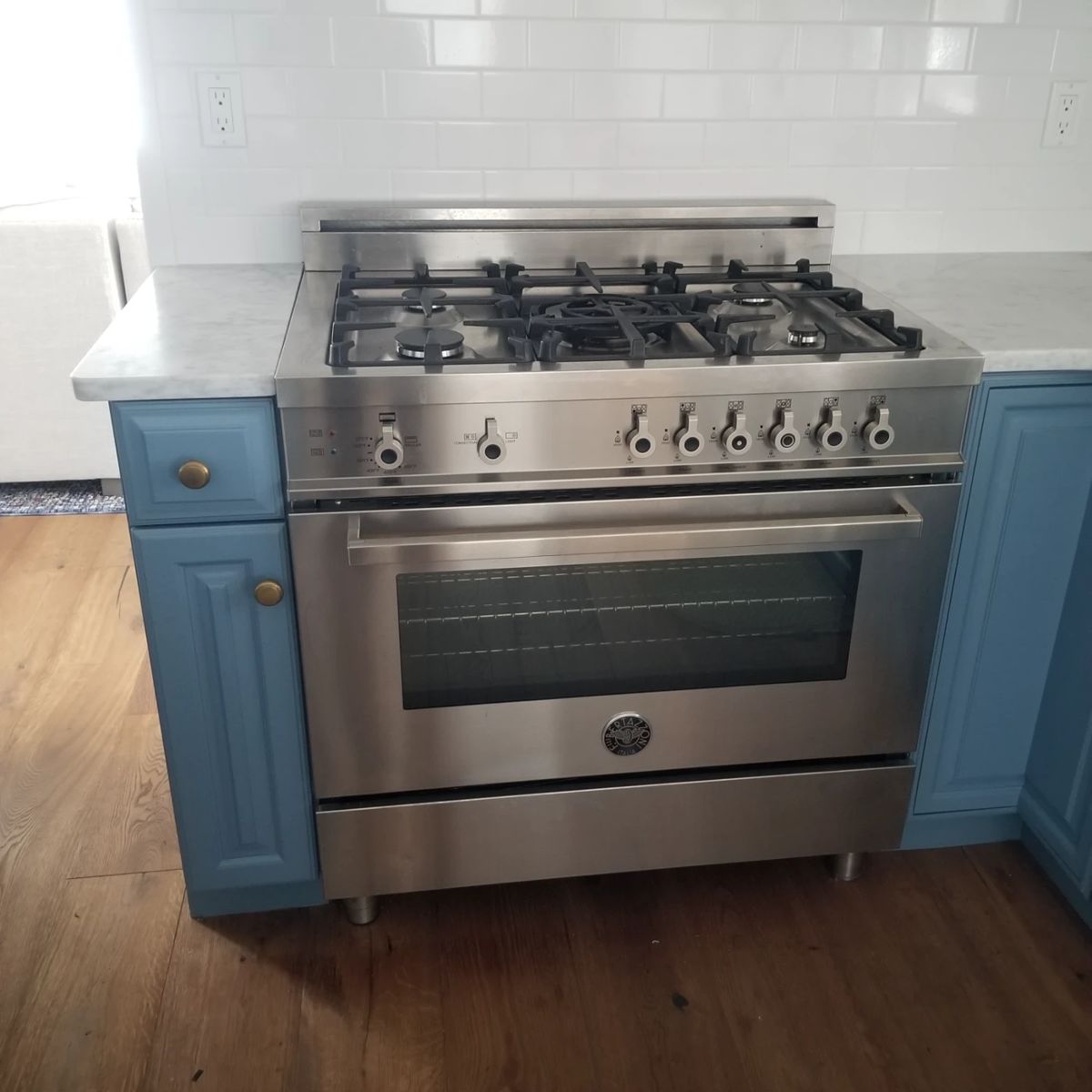 Avalon Flamingo Dr. Contents & Demolition Sale starts on 12/21/2023