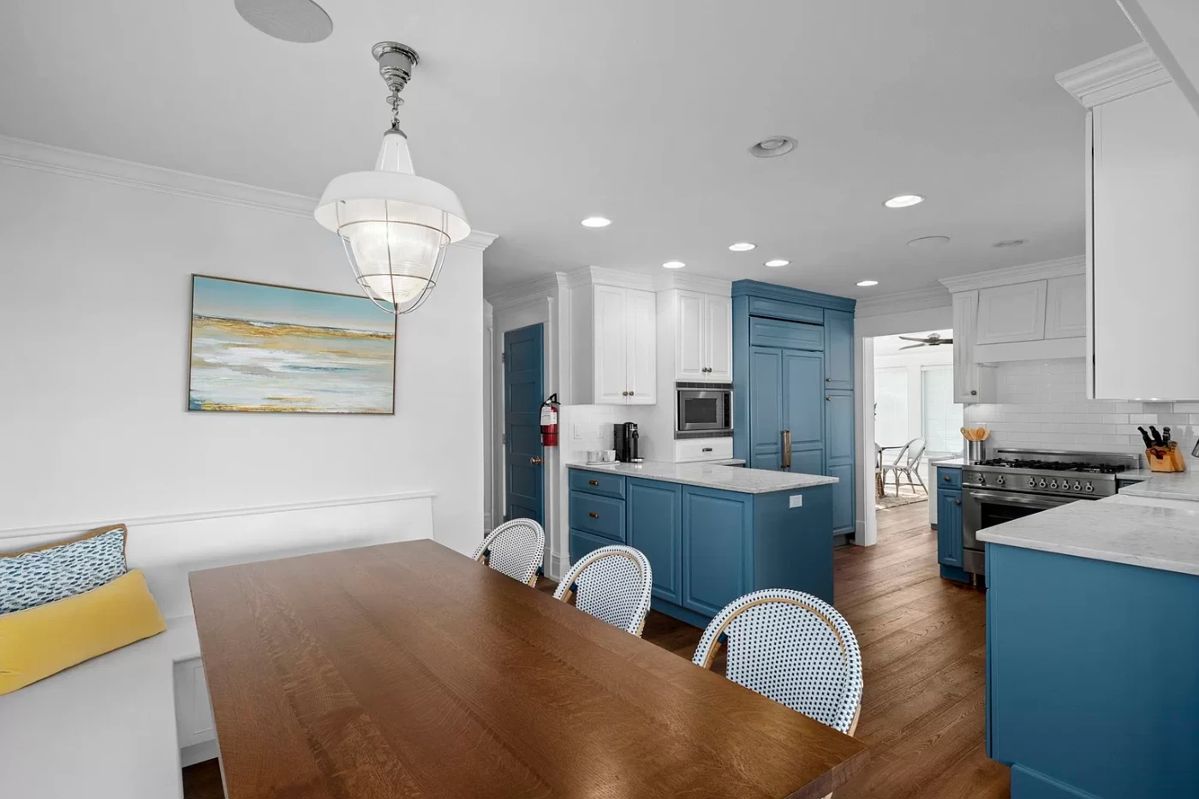 Avalon Flamingo Dr. Contents & Demolition Sale starts on 12/21/2023