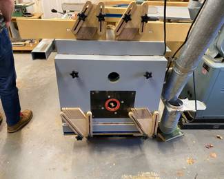 router table, tilted down