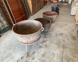 WONDERFUL CAST IRON KETTLES.  NO CRACKS.  