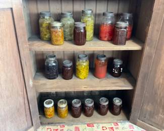 GOOD LOOKING DISPLAYS 