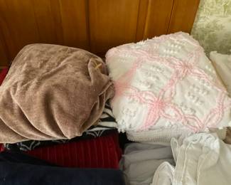 VINTAGE BLANKETS 