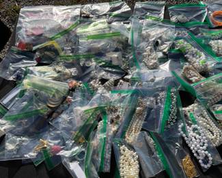 BAGS OF COSTUME JEWELRY 