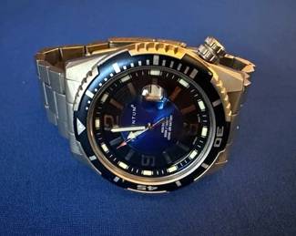 Stainless steel sapphire crystal Momentum watch