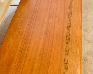 SEWING TABLE WITH RULER