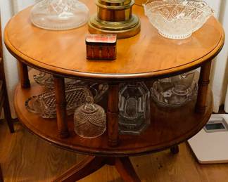 ROUND TABLE, CLEAR GLASS