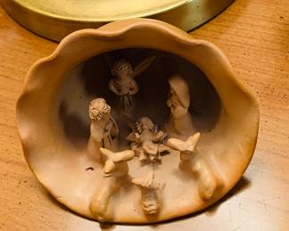 POTTERY NATIVITY SCENE