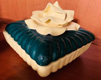 MAGNOLIA TRINKET BOX