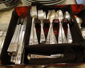 Another fine set of vintage silver plate silverware, full and complete set of 12.