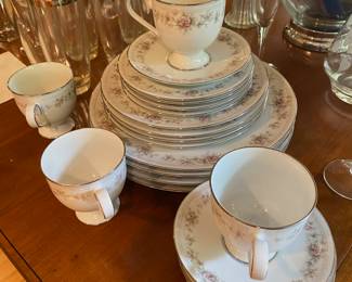 Noritake Ireland Dinnerware Set