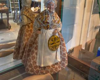  Sylvette Amy Doll -  Woman Carrying Bread