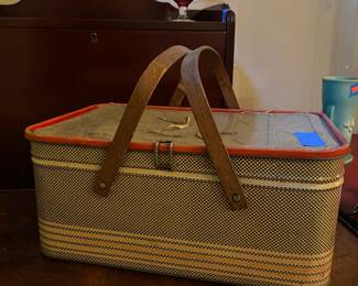  Red & Brown Plaid Metal Picnic Basket