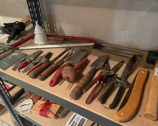 Hand Trowels, Pruners, Mallet
