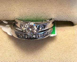 Breathtaking platinum and Diamond wedding set.