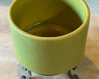Gainey Ceramics C-14 planter with wrought iron base in flawless condition. Appears to have been inside since inception, no cracks, crazing or blemishes were observed.