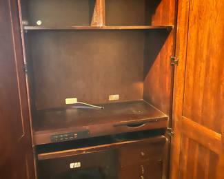 78 x 46 x 22.5 Armoire/Computer desk  - Negotiable