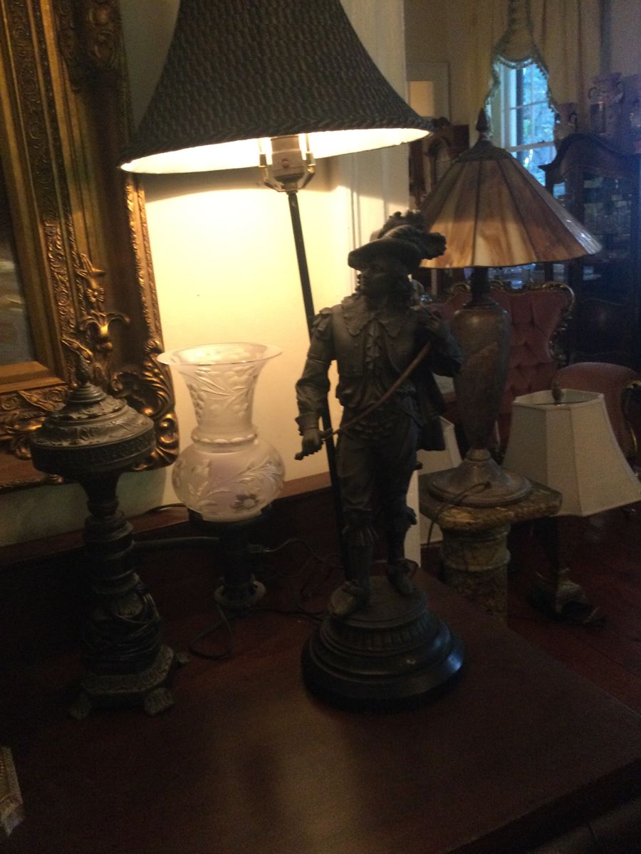 Antique Liquidation Sale in Natchez, MS starts on 10/20/2023