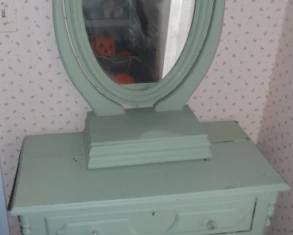 PAINTED COMMODE