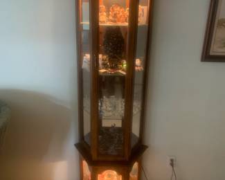 Light curio cabinet - SOLD