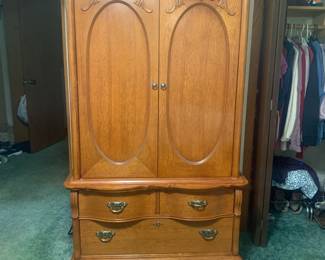 Bedroom hutch/entertainment center