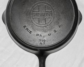 GRISWOLD # 9 CAST ITON SKILLET 