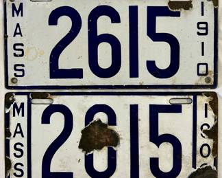 PAIR OF ANTIQUE PORCELAIN 1910 MASSACHUSETTS LICENSE PLATES 