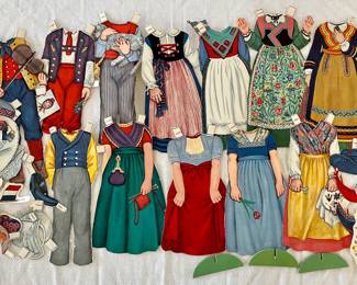VIEW OF PAPER DOLLS CLOTHES 
