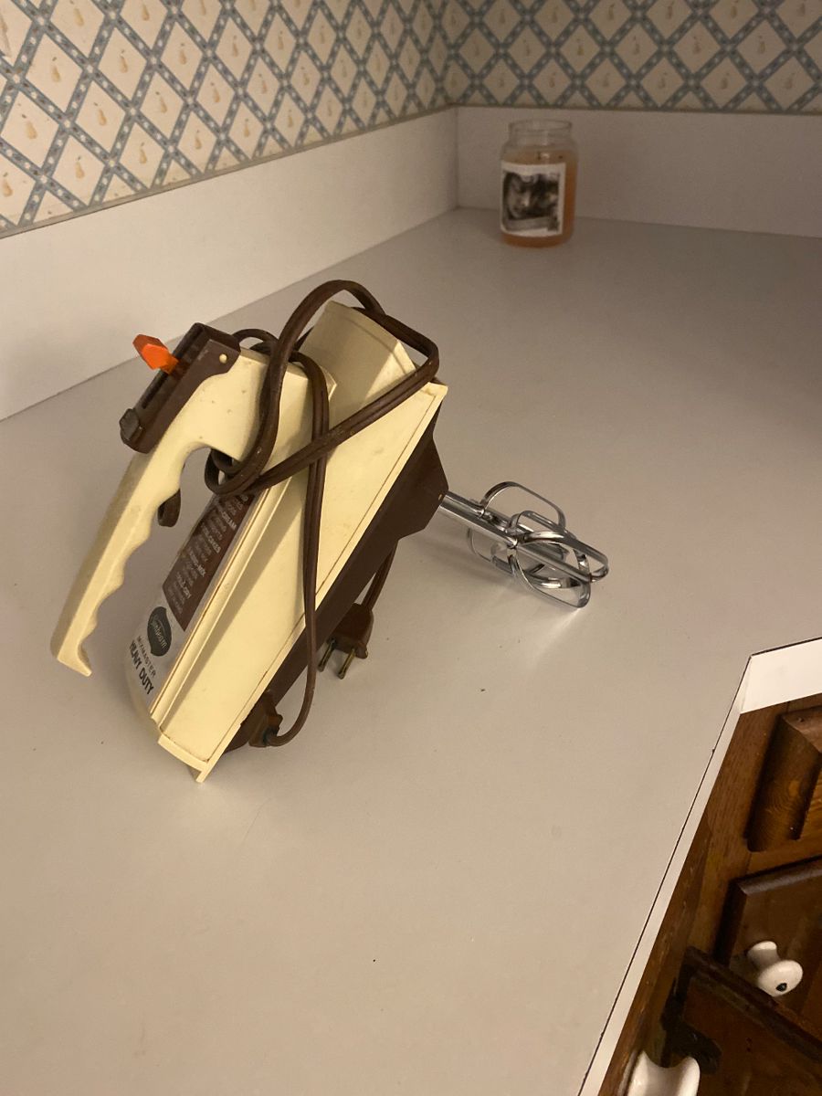 Estate Sale of Anne S. Crowell Olde Wythe Hampton starts on 10/21/2023