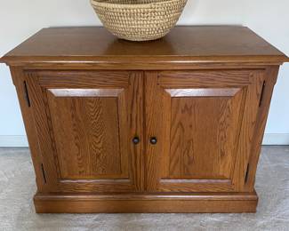 Oak 2 door cabinet