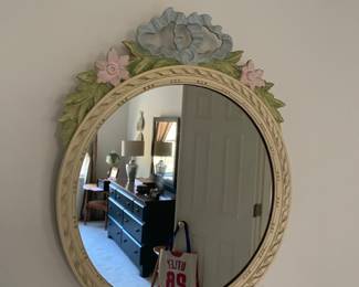 Round mirror w/ribbon top