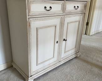 White 2 door, 2 drawer cabinet
