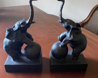 Elephant bookends