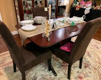 Vintage/Antique table (4 chairs sold separately)